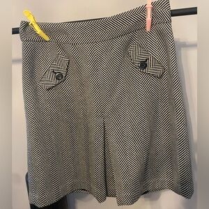 Black and white lined pleated skirt